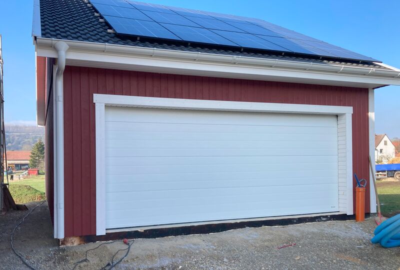 Doppelgarage mit Sektionaltor